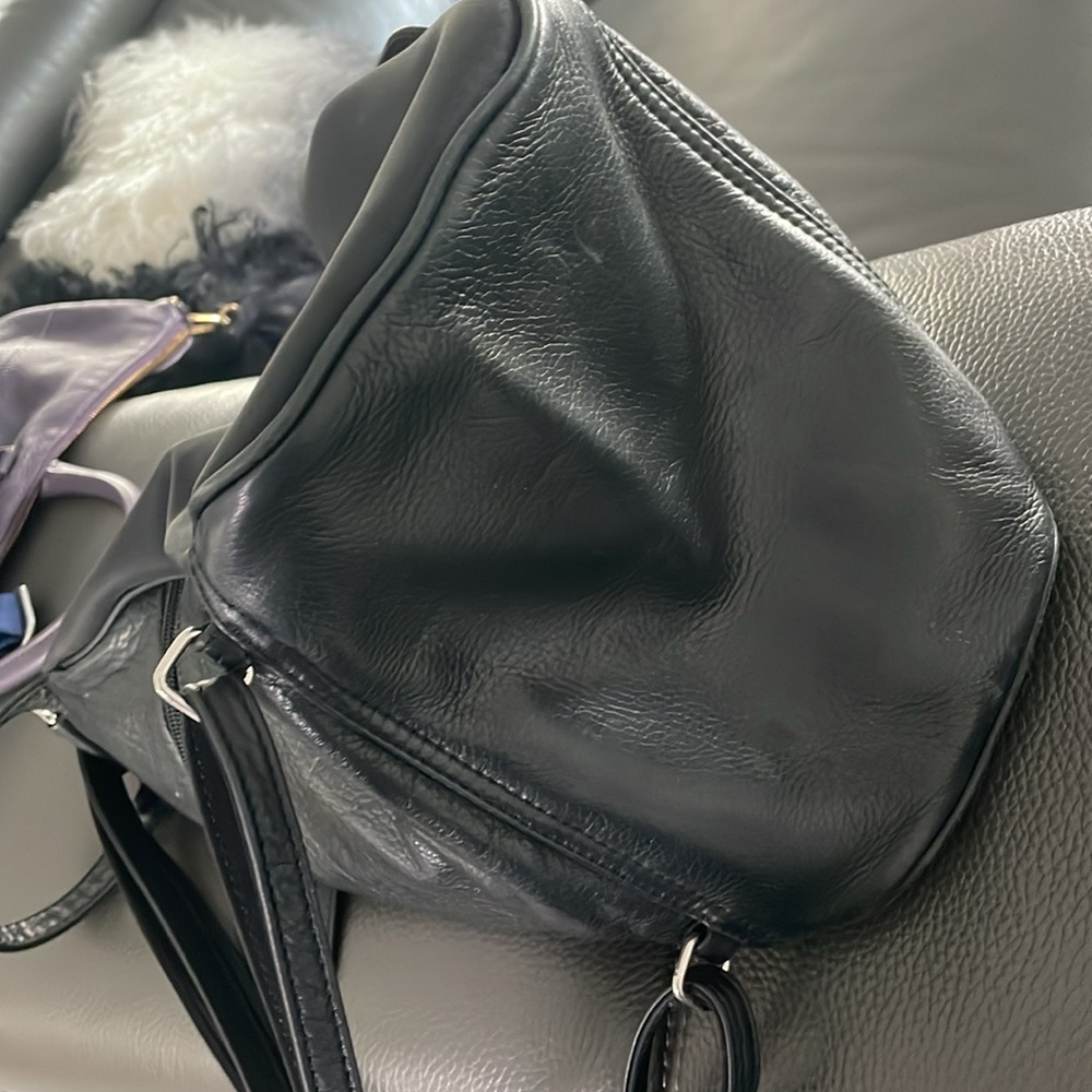 Black backpack - Picture 5 of 5